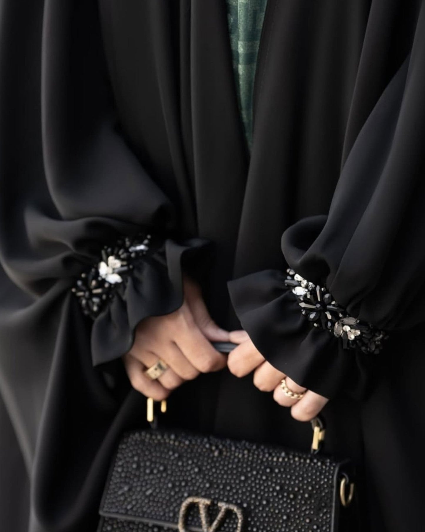 Black Irani Chadar with Handwork Embellished Cuffs Ð Firdaus Fabric